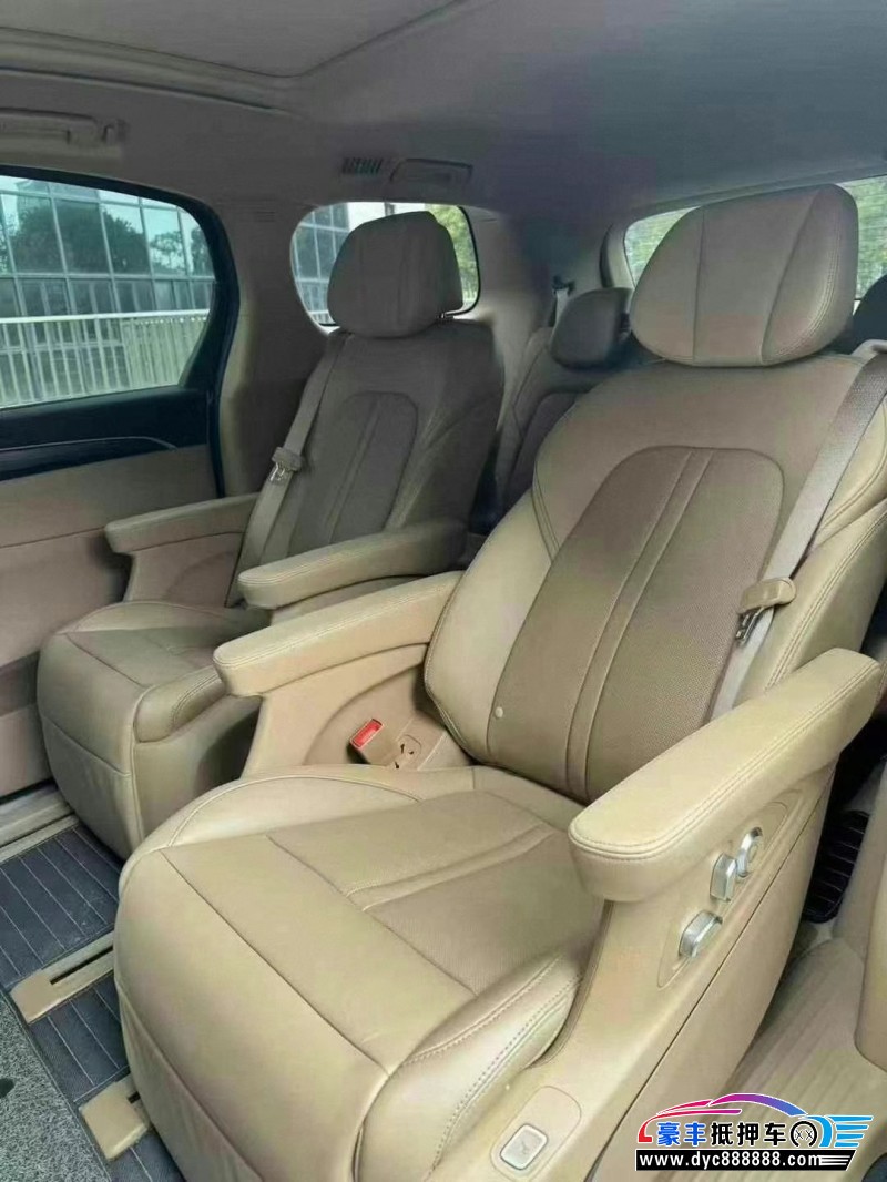 21年别克GL8轿车抵押车出售