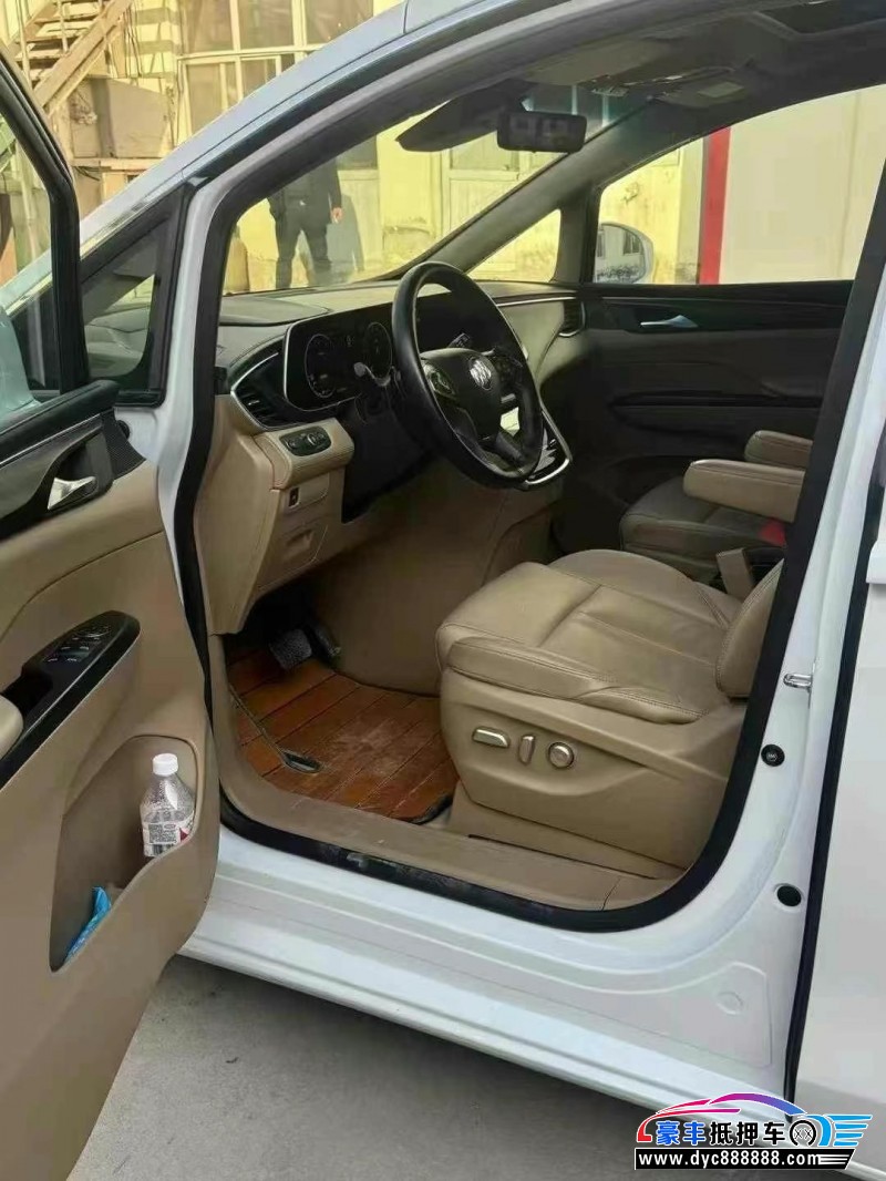 21年别克GL8轿车抵押车出售