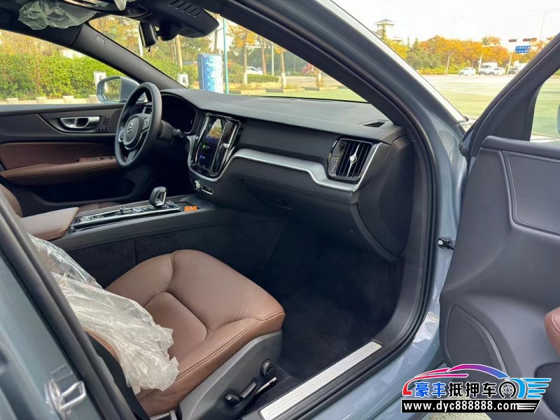 23年沃尔沃S60轿车抵押车出售