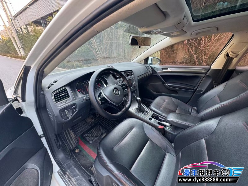 16年大众高尔夫轿车抵押车出售