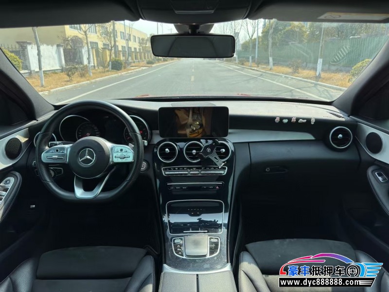 19年奔驰C轿车抵押车出售