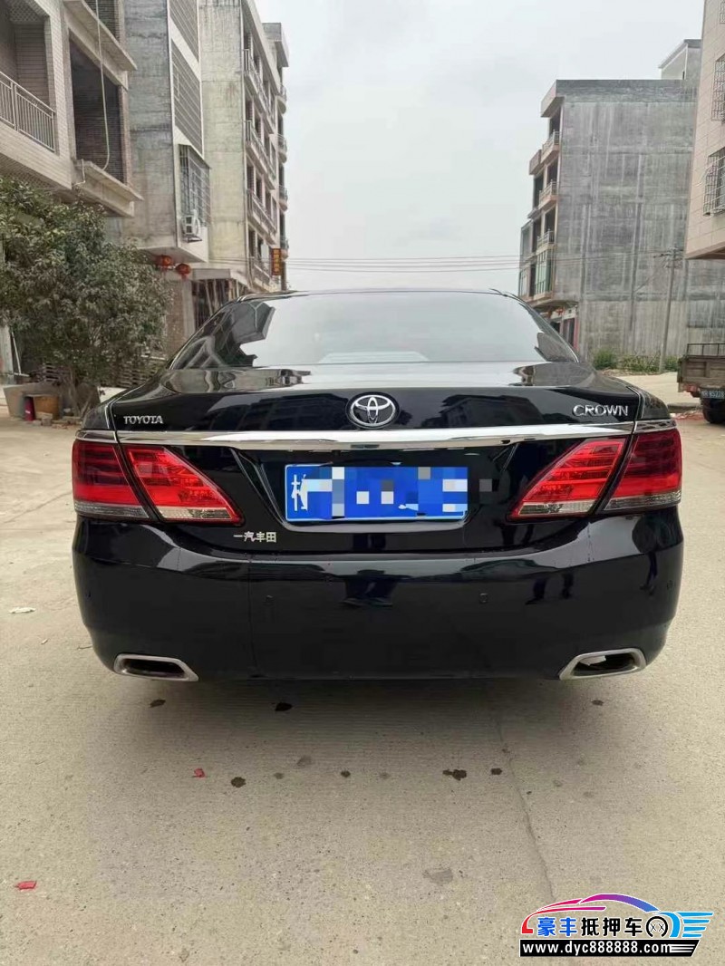 13年丰田皇冠轿车抵押车出售