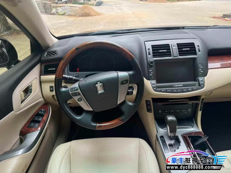 13年丰田皇冠轿车抵押车出售