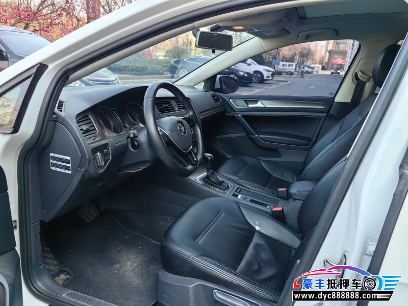 16年大众高尔夫轿车抵押车出售