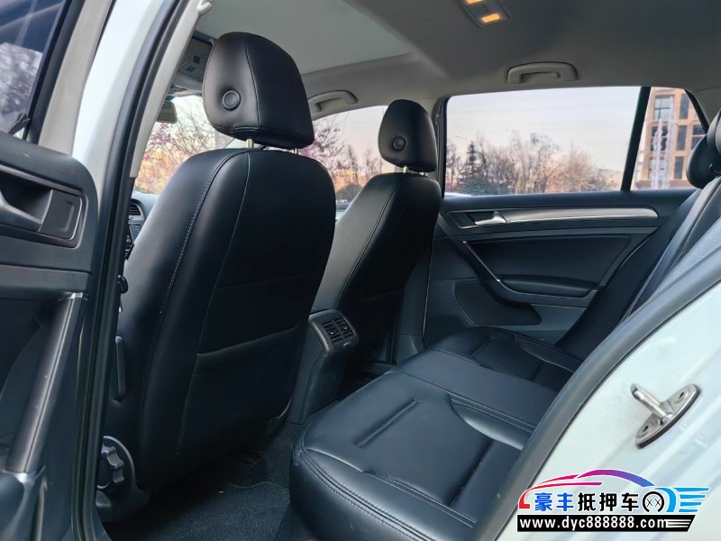 16年大众高尔夫轿车抵押车出售