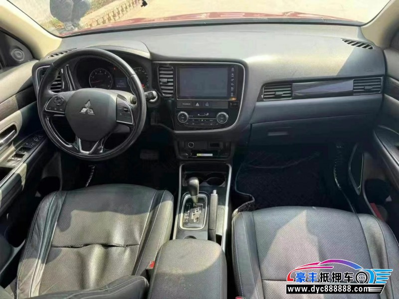 18年三菱欧蓝德轿车抵押车出售