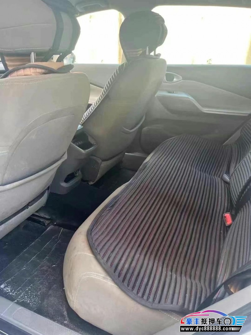 20年宝骏RC5轿车抵押车出售