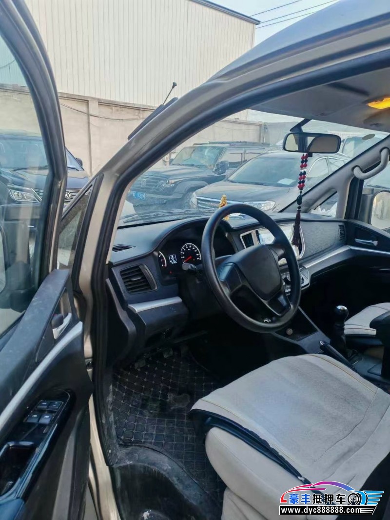 23年东风风行菱智轿车抵押车出售