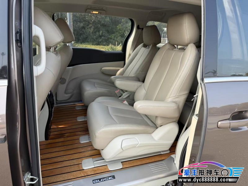 20年别克GL8轿车抵押车出售