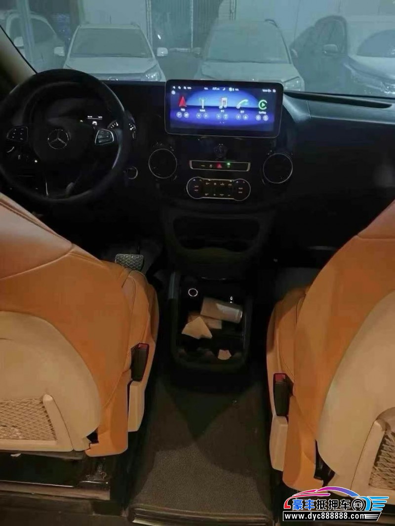 24年奔驰威霆轿车抵押车出售