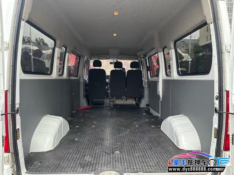 23年上汽大通V80轿车抵押车出售