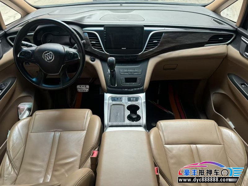 17年别克GL8轿车抵押车出售