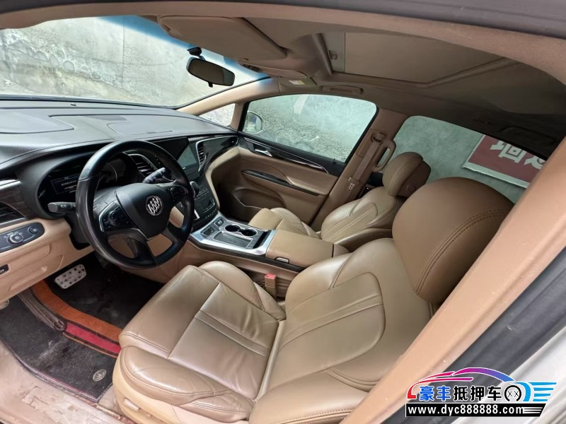 17年别克GL8轿车抵押车出售