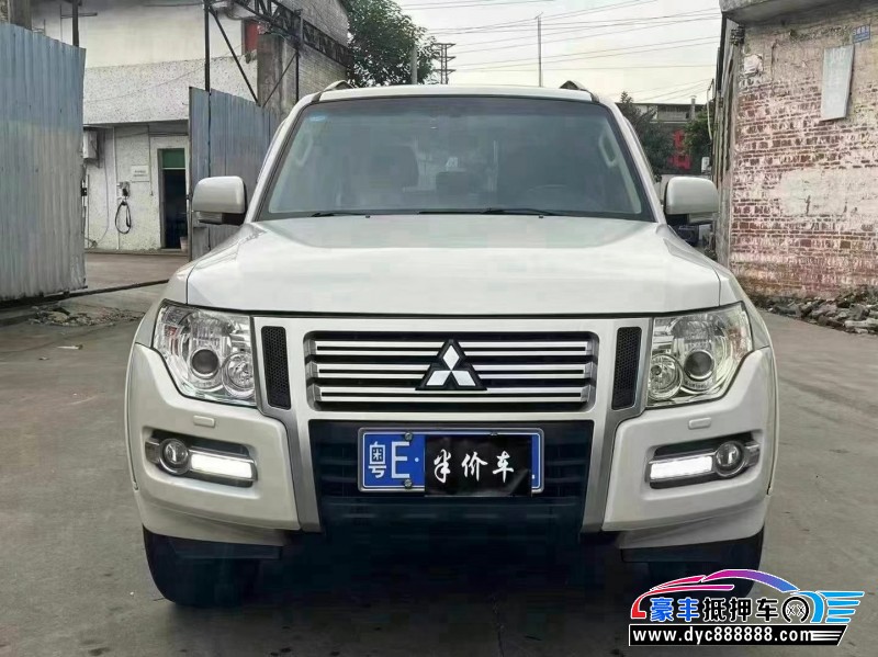19年三菱帕杰罗轿车抵押车出售