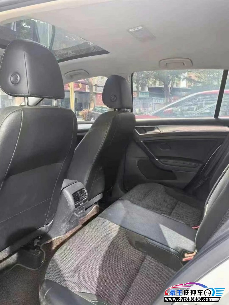 20年大众高尔夫轿车抵押车出售