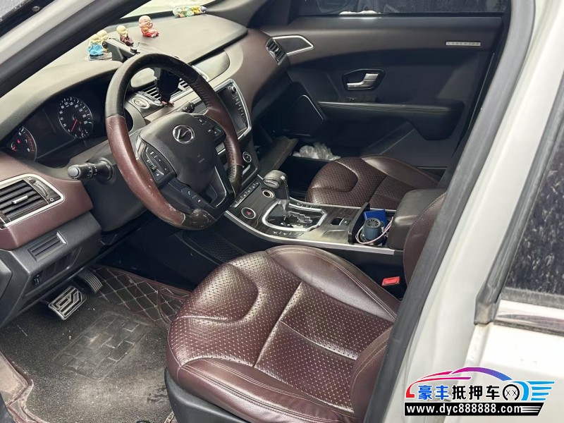 16年陆风X7轿车抵押车出售