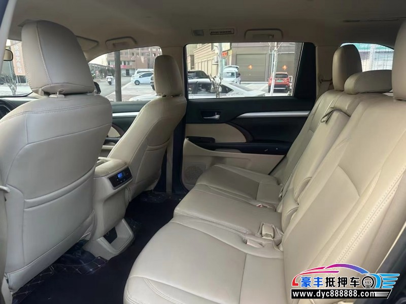 17年丰田汉兰达轿车抵押车出售