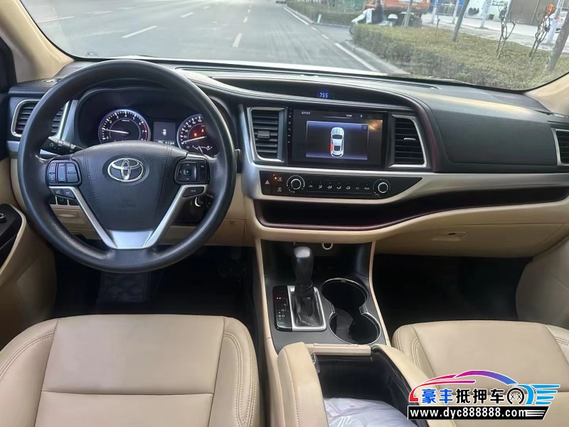 17年丰田汉兰达轿车抵押车出售