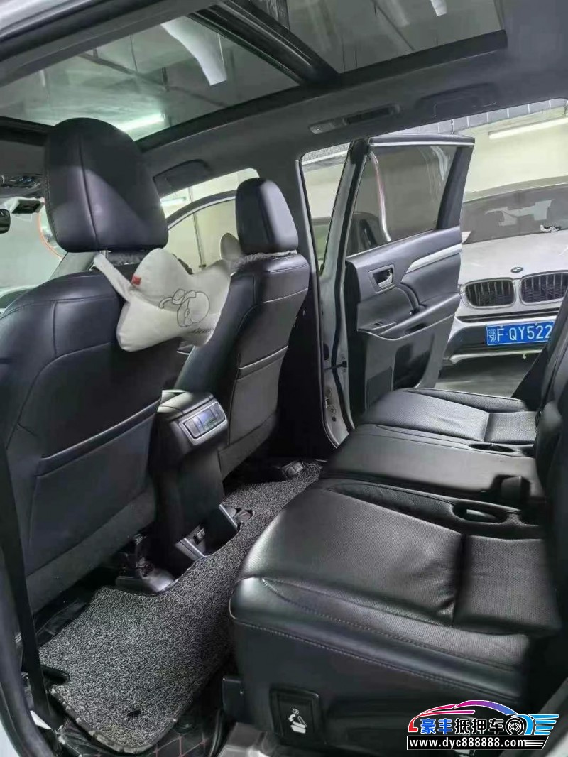 19年丰田汉兰达轿车抵押车出售