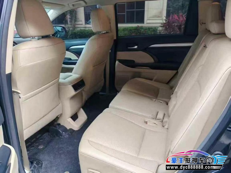 15年丰田汉兰达轿车抵押车出售