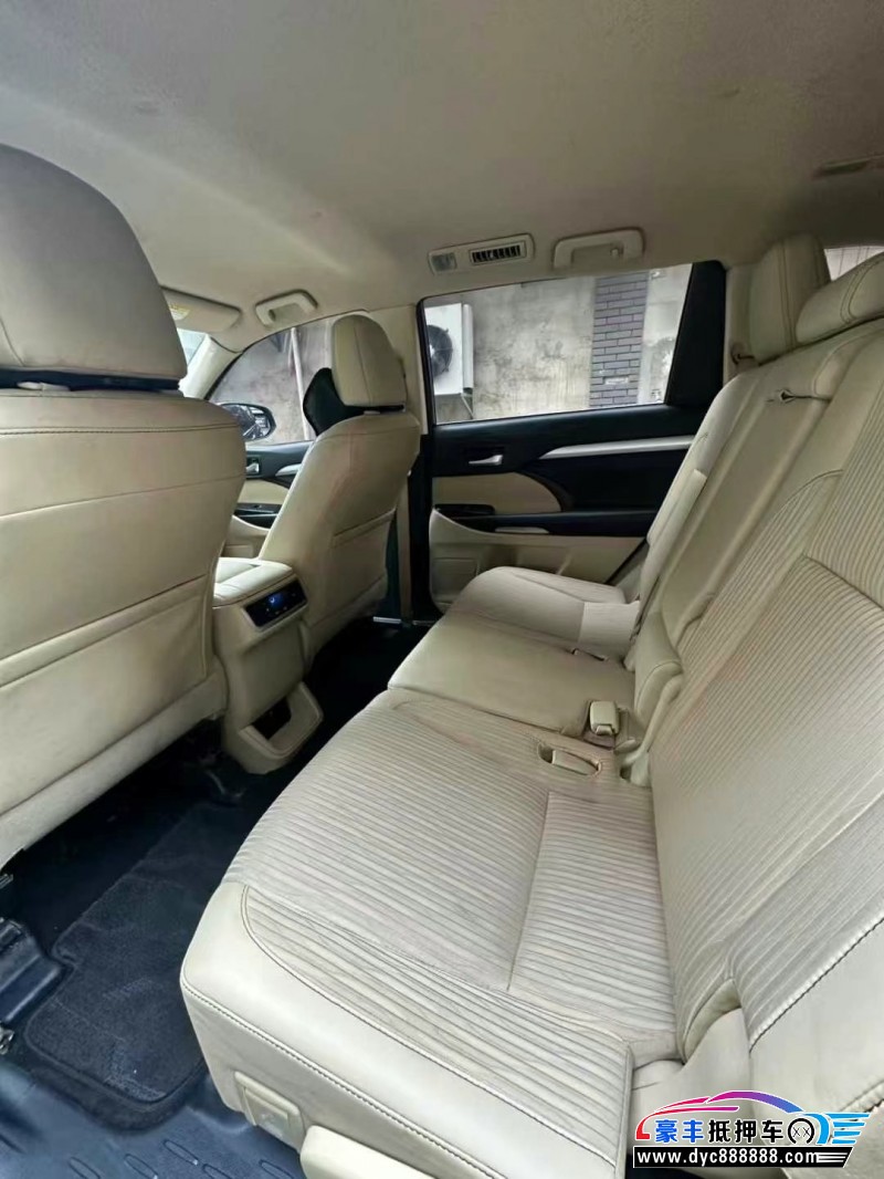 17年丰田汉兰达轿车抵押车出售