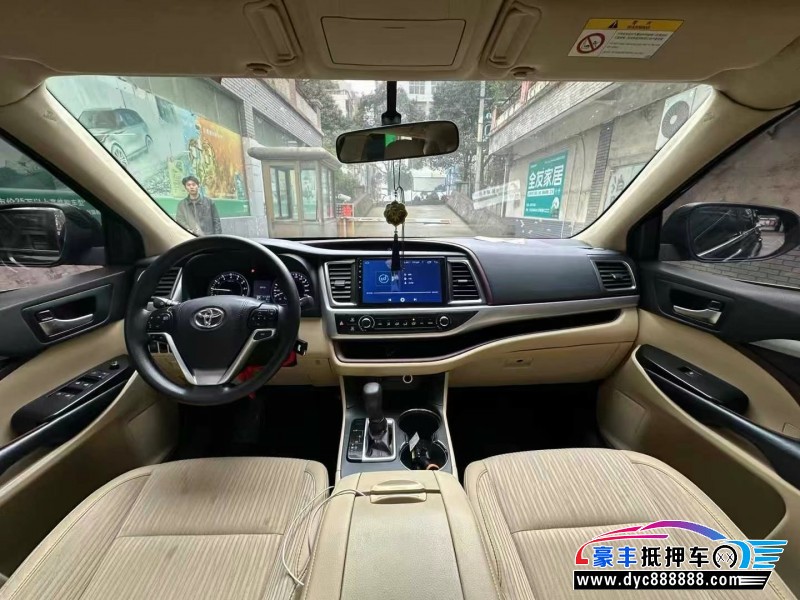 17年丰田汉兰达轿车抵押车出售