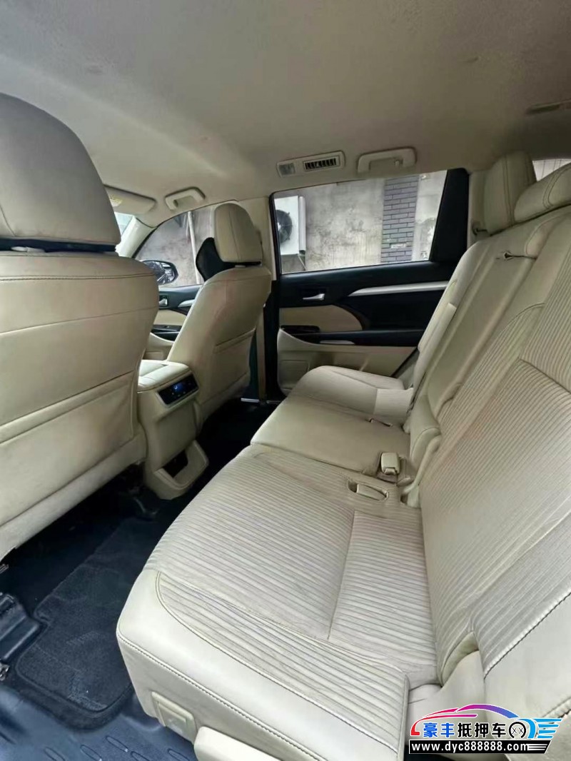 17年丰田汉兰达轿车抵押车出售