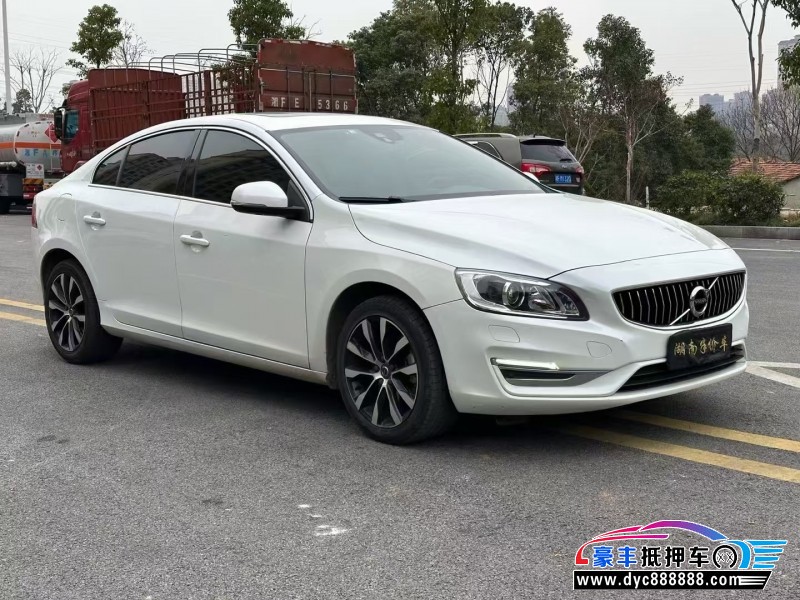19年沃尔沃S60轿车抵押车出售