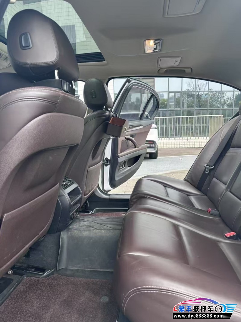 17年宝马5系轿车抵押车出售