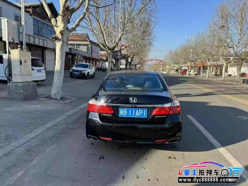 16年本田雅阁轿车抵押车出售