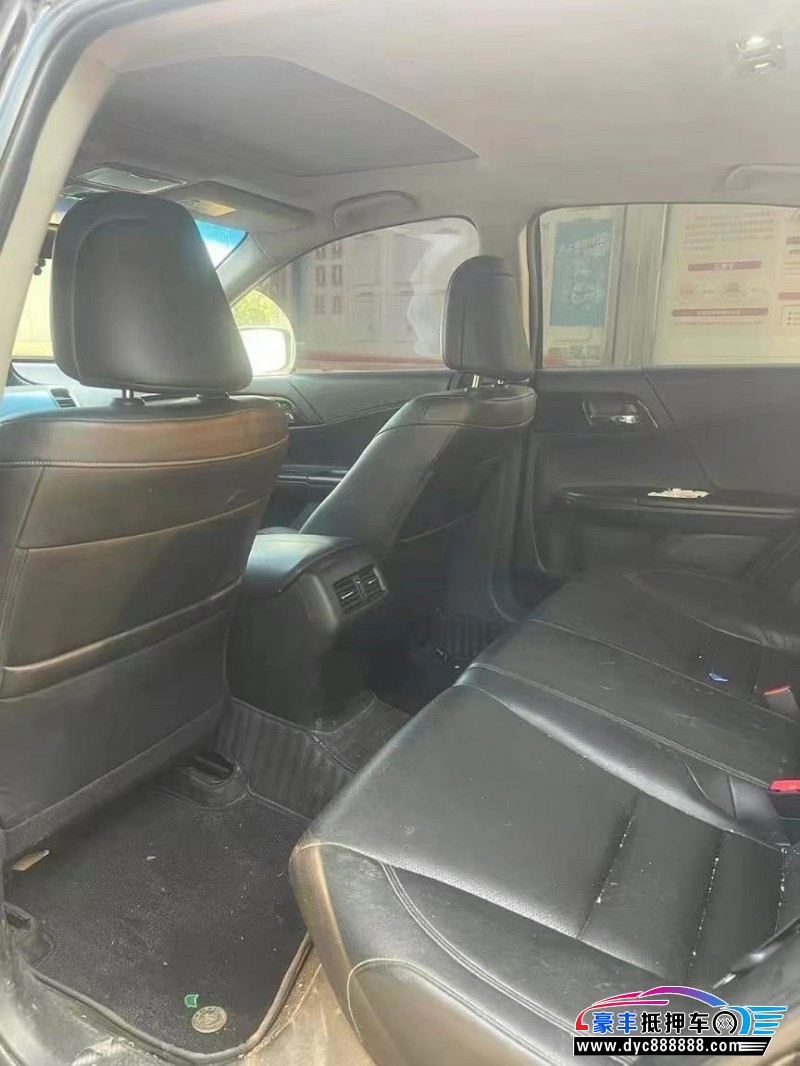 16年本田雅阁轿车抵押车出售