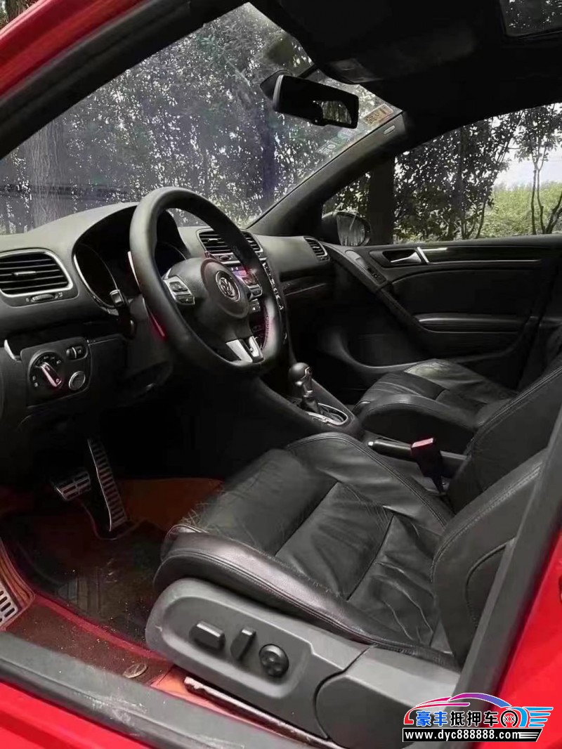 11年大众高尔夫轿车抵押车出售