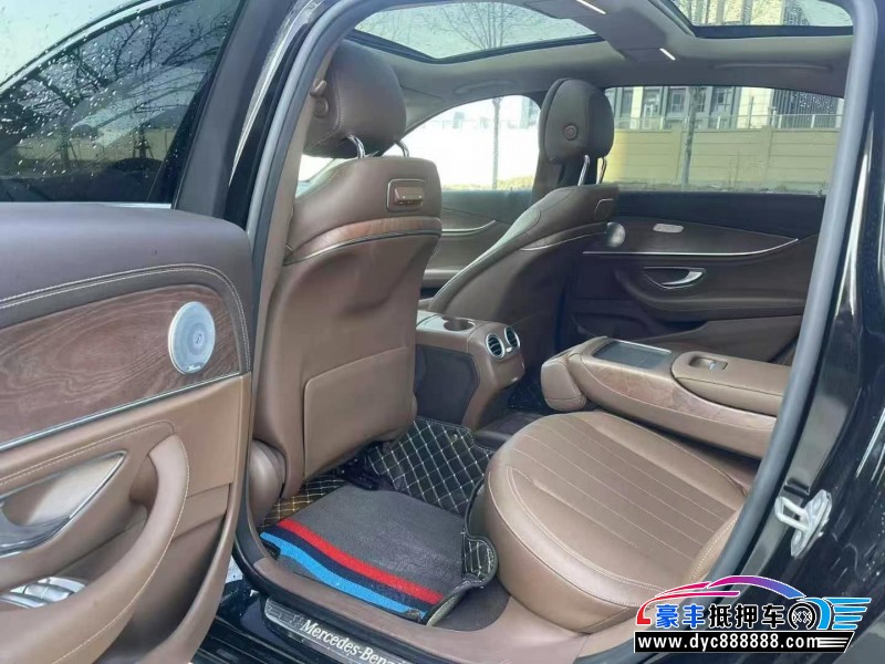 19年奔驰E轿车抵押车出售