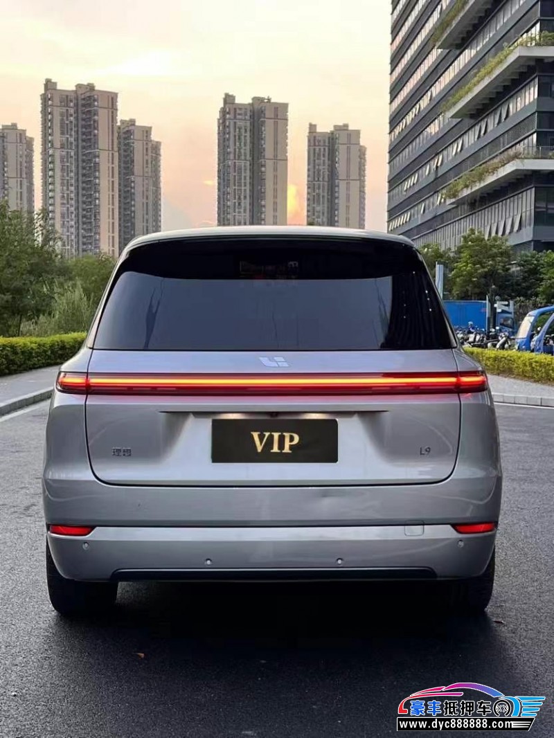 23年理想L9轿车抵押车出售