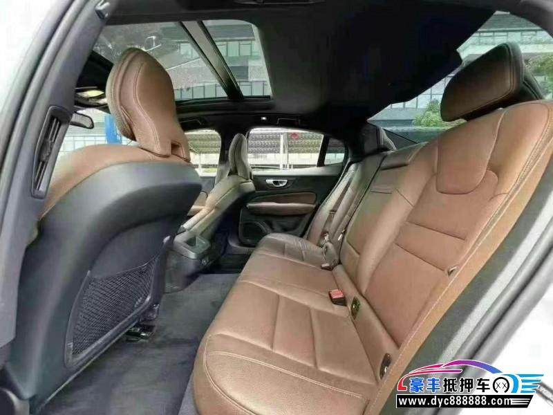 22年沃尔沃S60轿车抵押车出售