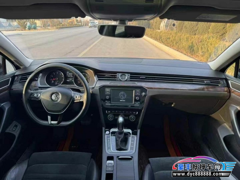 18年大众迈腾轿车抵押车出售