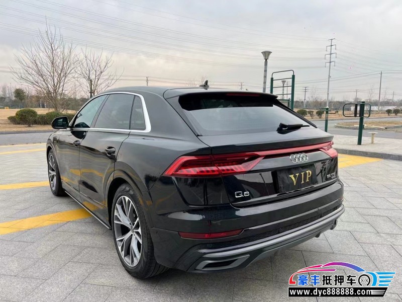 23年奥迪Q8轿车抵押车出售