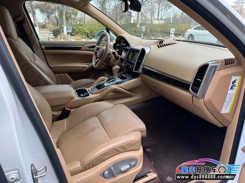 17年保时捷卡宴轿车抵押车出售