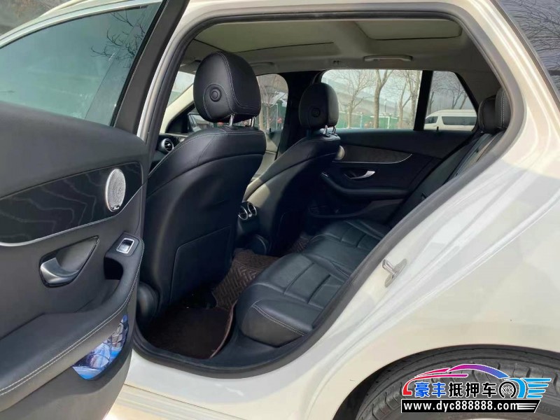 21年奔驰C轿车抵押车出售