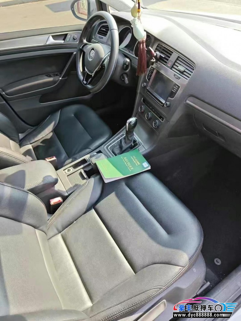 15年大众高尔夫轿车抵押车出售