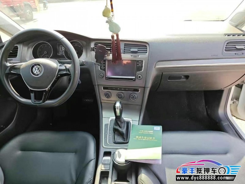 15年大众高尔夫轿车抵押车出售