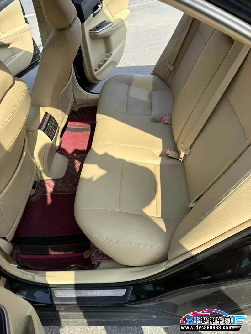 17年丰田凯美瑞轿车抵押车出售