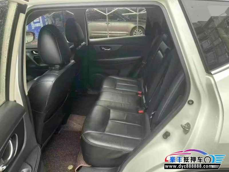 17年日产奇骏轿车抵押车出售