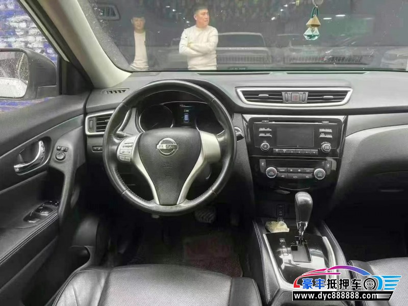 17年日产奇骏轿车抵押车出售