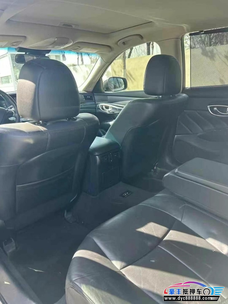 16年英菲尼迪Q70轿车抵押车出售