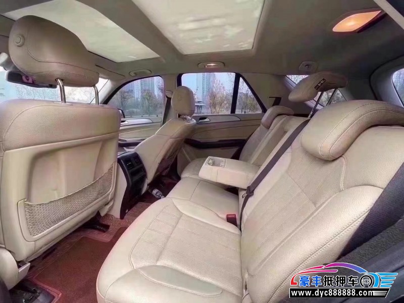 16年奔驰GLE轿车抵押车出售