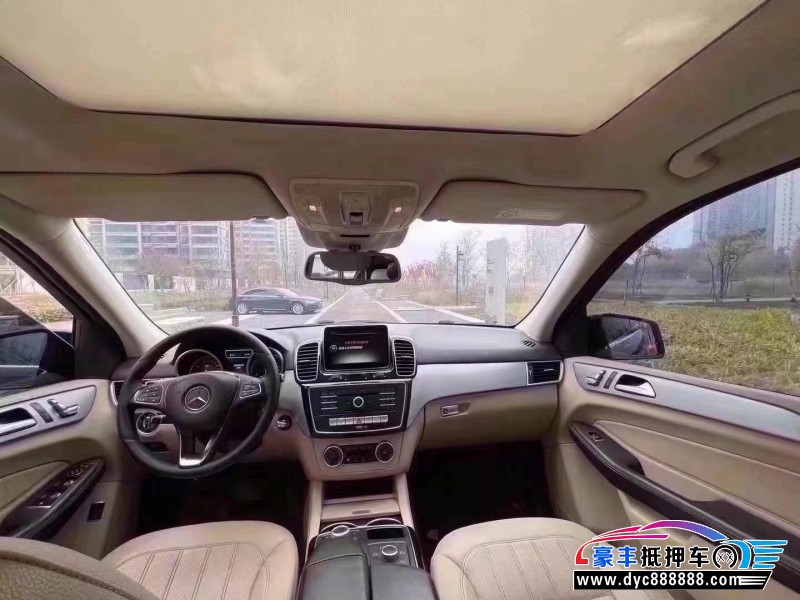 16年奔驰GLE轿车抵押车出售