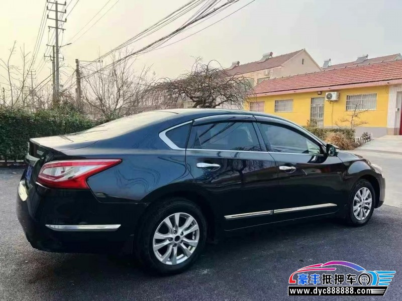 15年日产天籁轿车抵押车出售