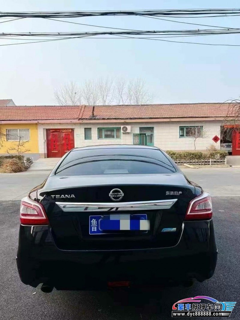 15年日产天籁轿车抵押车出售