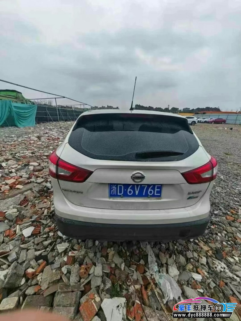 17年日产逍客轿车抵押车出售